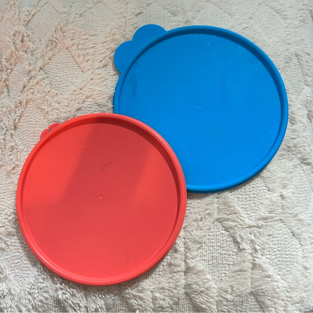 Tupperware replacement round lids set of 2 blue 8” & orange 7.5”. Lids only